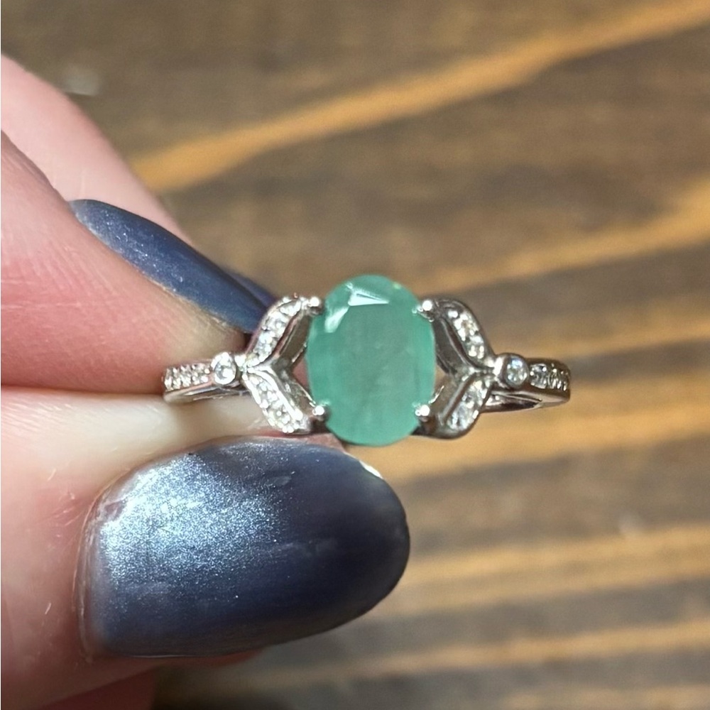 Stunning Genuine natural Emerald with zircon in 925 sterling silver ring size 7